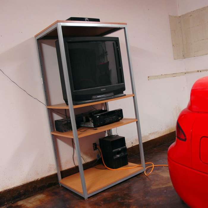 Garage entertainment center crt tv audio