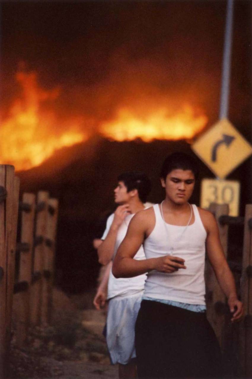 San Diego Cedar Fire 2003 people evacuating road hills