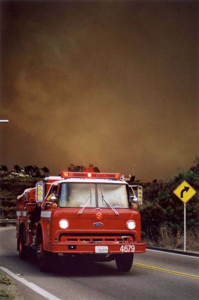 San Diego Cedar Fire 2003 Poway firetruck smoke