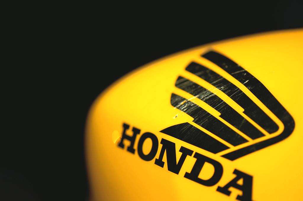 Honda gas tank wing scratches
