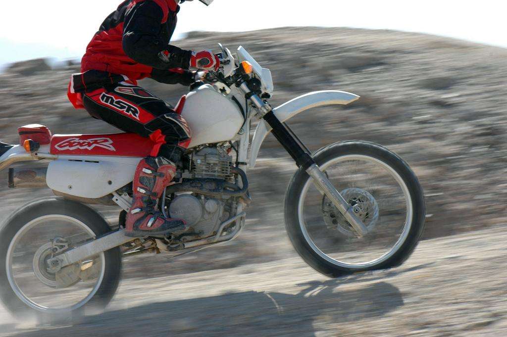 Dirt bike Honda 600R motion blur