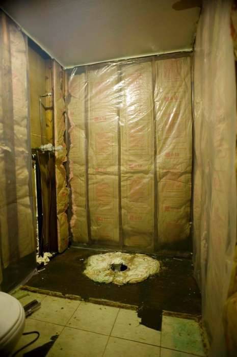 Shower insulation studs