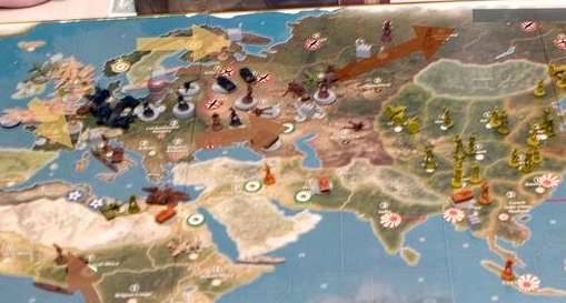Axis and Allies Anniversary Edition moves