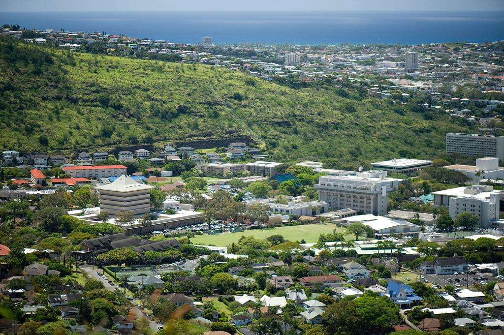Hawaii Oahu Honolulu college campus view