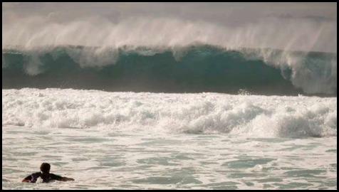 Oahu Pipeline Pro 2014 Hawaii north shore paddle out