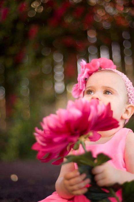Baby portraiture flower yard