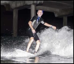 Night surf Scripps Pier San Diego flash