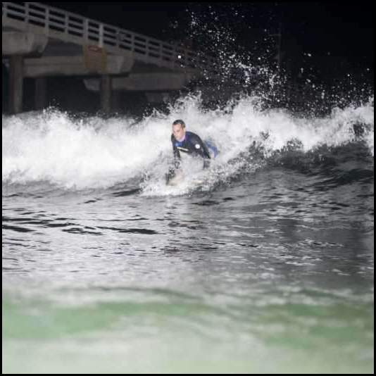 thumbnail Night surf Scripps Pier San Diego