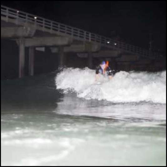 thumbnail Night surf Scripps Pier San Diego