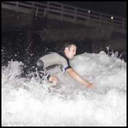 thumbnail Night surf Scripps Pier San Diego flash