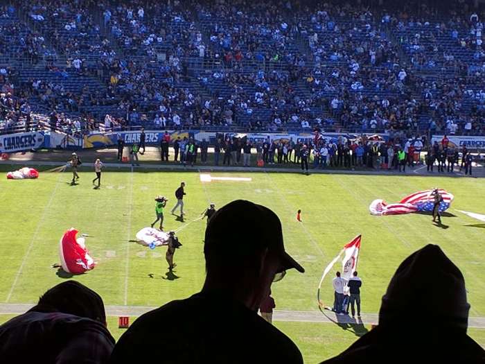 Raiders Chargers game skydivers