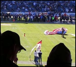 Raiders Chargers game skydivers