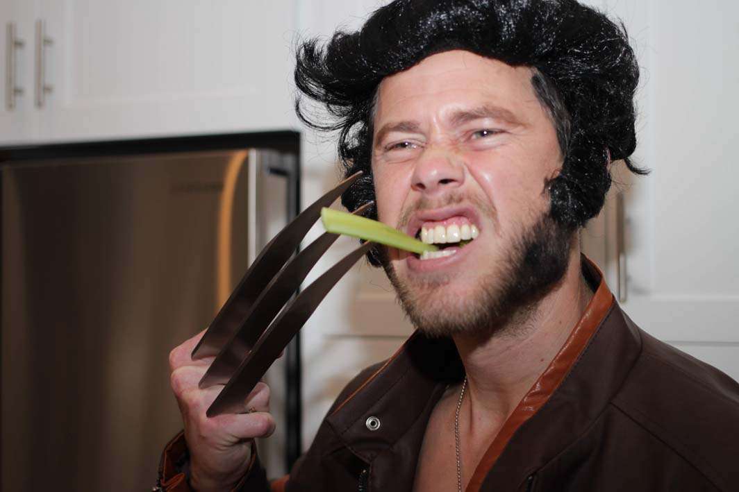 Costume Halloween Wolverine eating celery