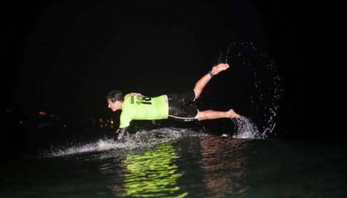 Night surf surfing