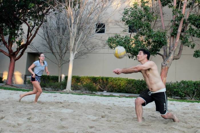 Beach volleyball bump pass