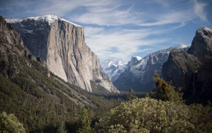 Yosemite Valley viewing area light snow