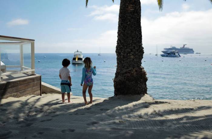 Catalina Island Avalon Descanso Beach Club view cruise ship