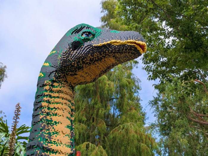 Legoland brontosaurus